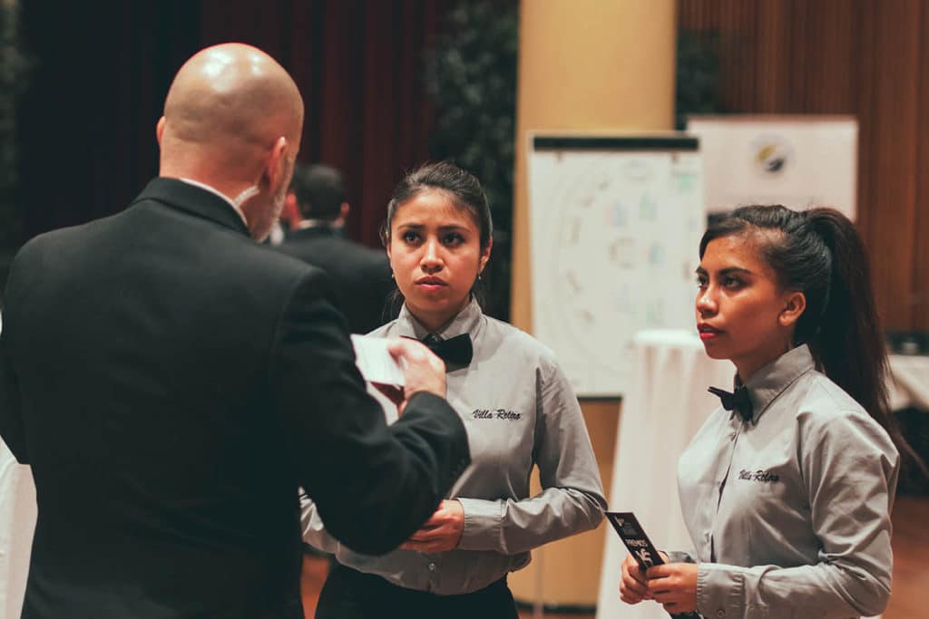 equipo de sala en los Premios Ondas - Xerta Catering